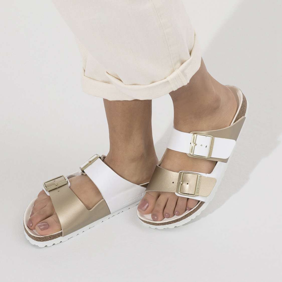 Birkenstock Arizona Split Birko-Flor Two Strap Sandals White / Gold | q36fZHsJv1s