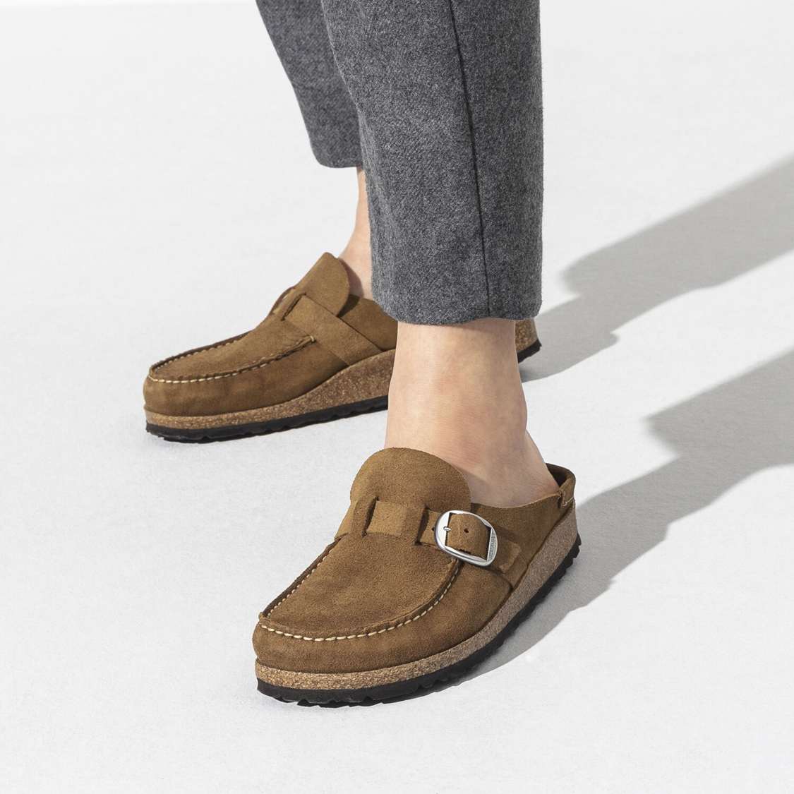 Birkenstock Buckley Suede Leather Clogs Brown | 9VyJbAWzYHG