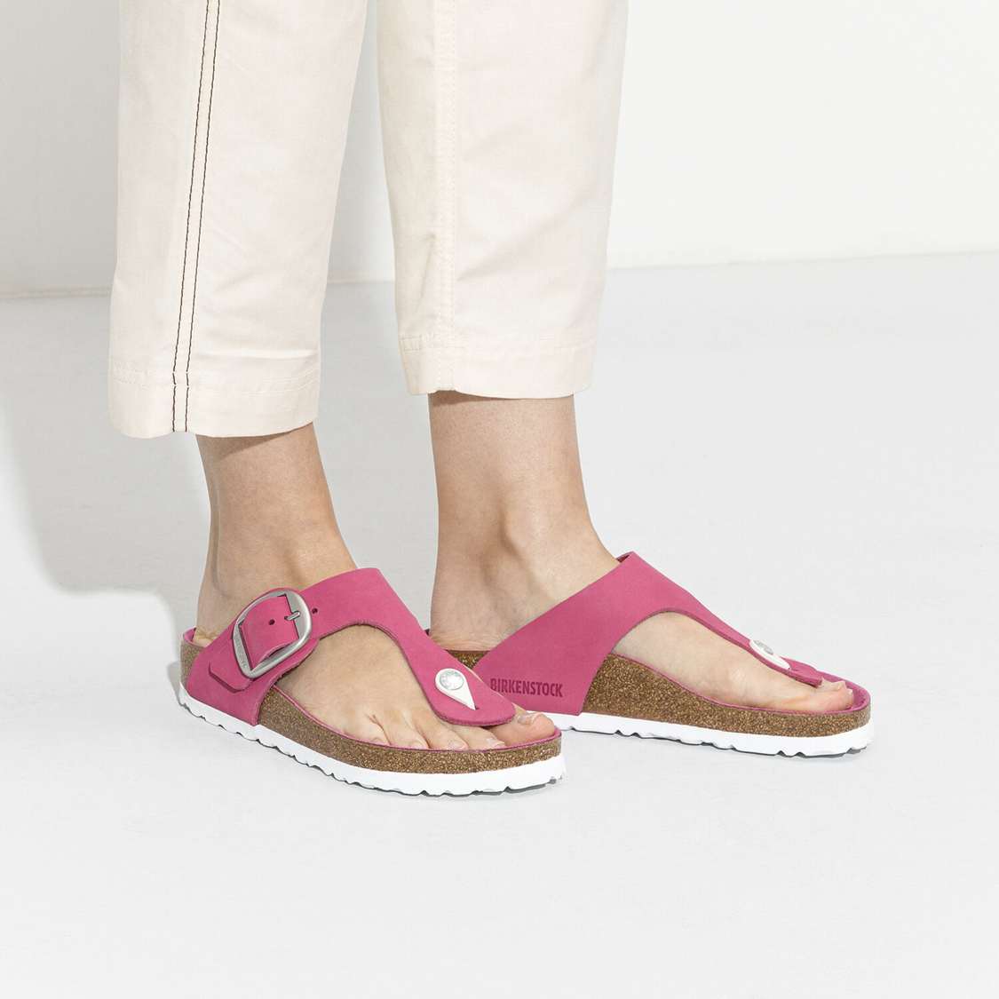 Birkenstock Gizeh Big Buckle Nubuck Leather One Strap Sandals Fuchsia | 8fltBDBQJMH