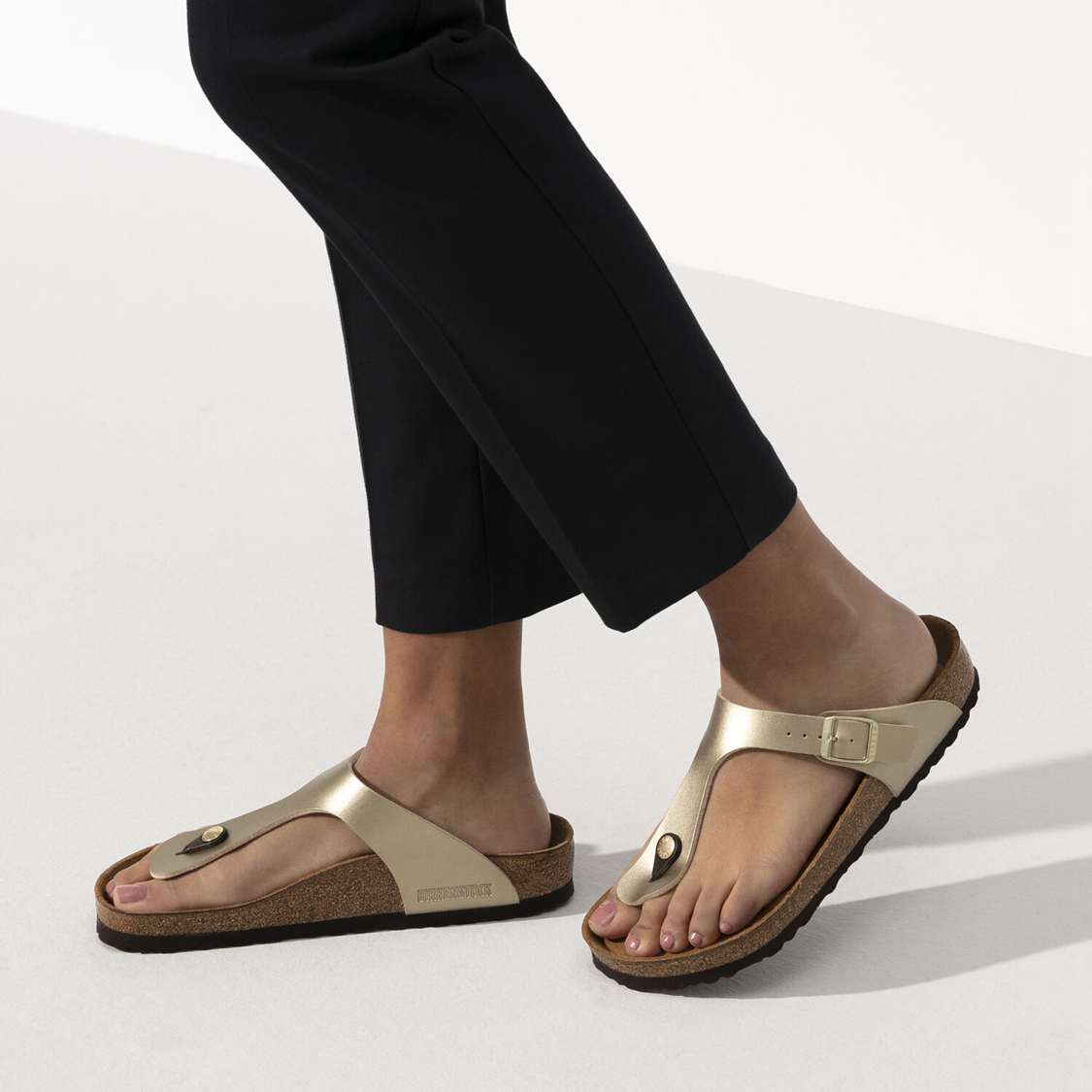 Birkenstock Gizeh Birko-Flor One Strap Sandals Gold | 4XljRlzp6MU