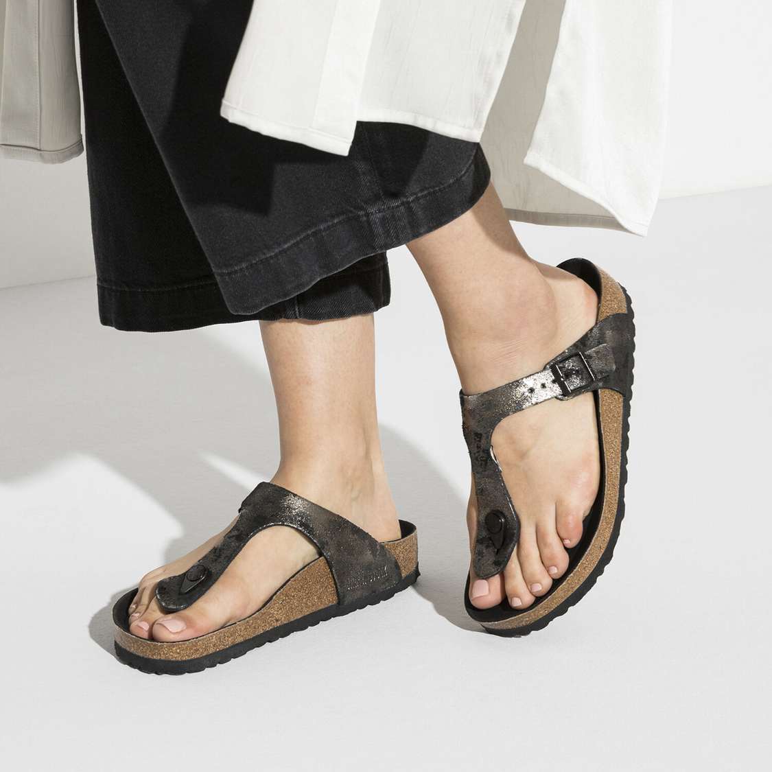 Birkenstock Gizeh Suede Leather One Strap Sandals Black | ZMHSZMNoZxc