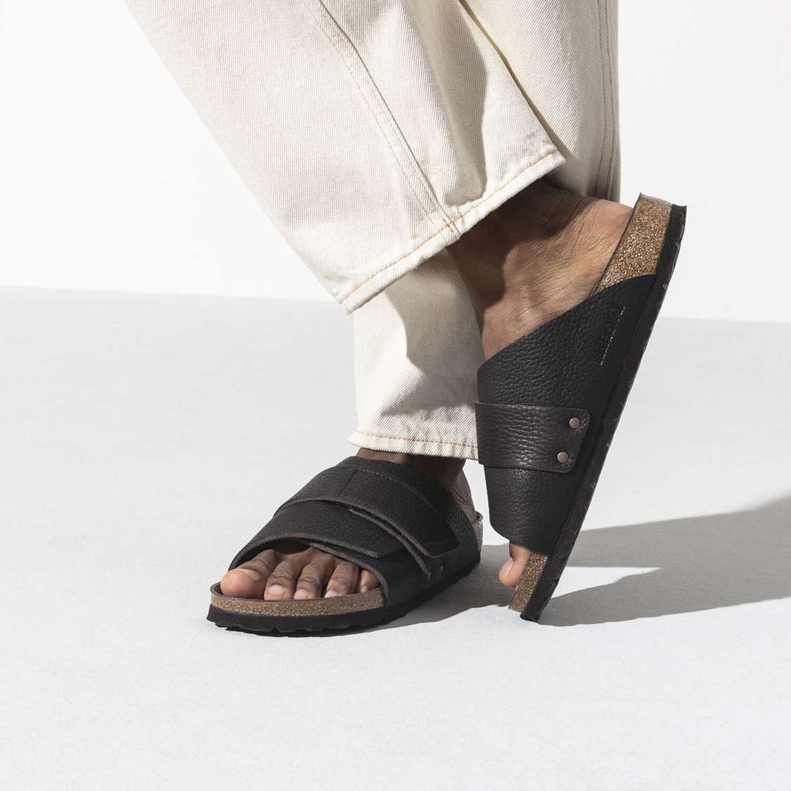 Birkenstock Kyoto Nubuck Leather One Strap Sandals Black | WCxxMIBHWQs