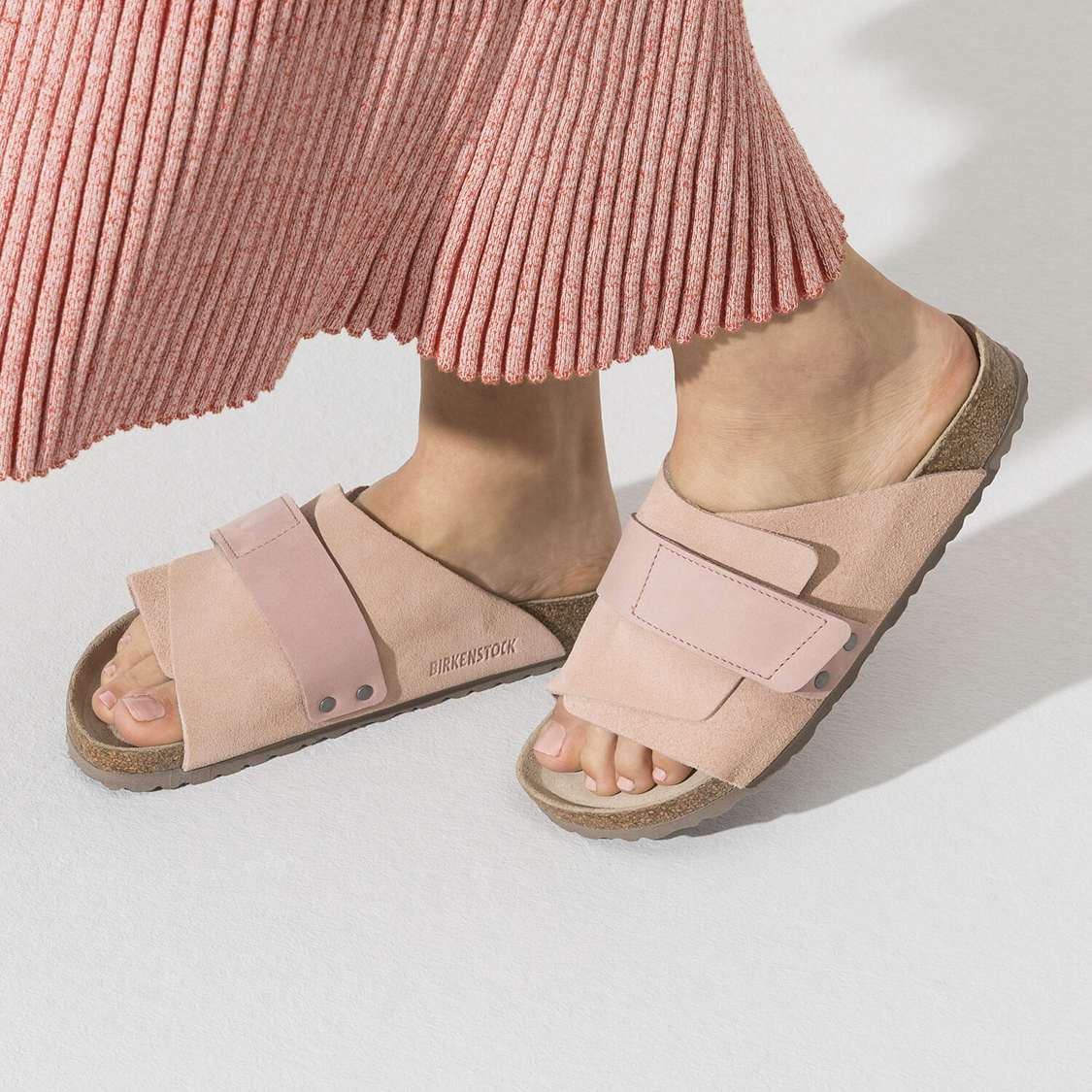 Birkenstock Kyoto Soft Footbed Nubuck/Suede Leather One Strap Sandals Pink | ATvNGB1RlTU