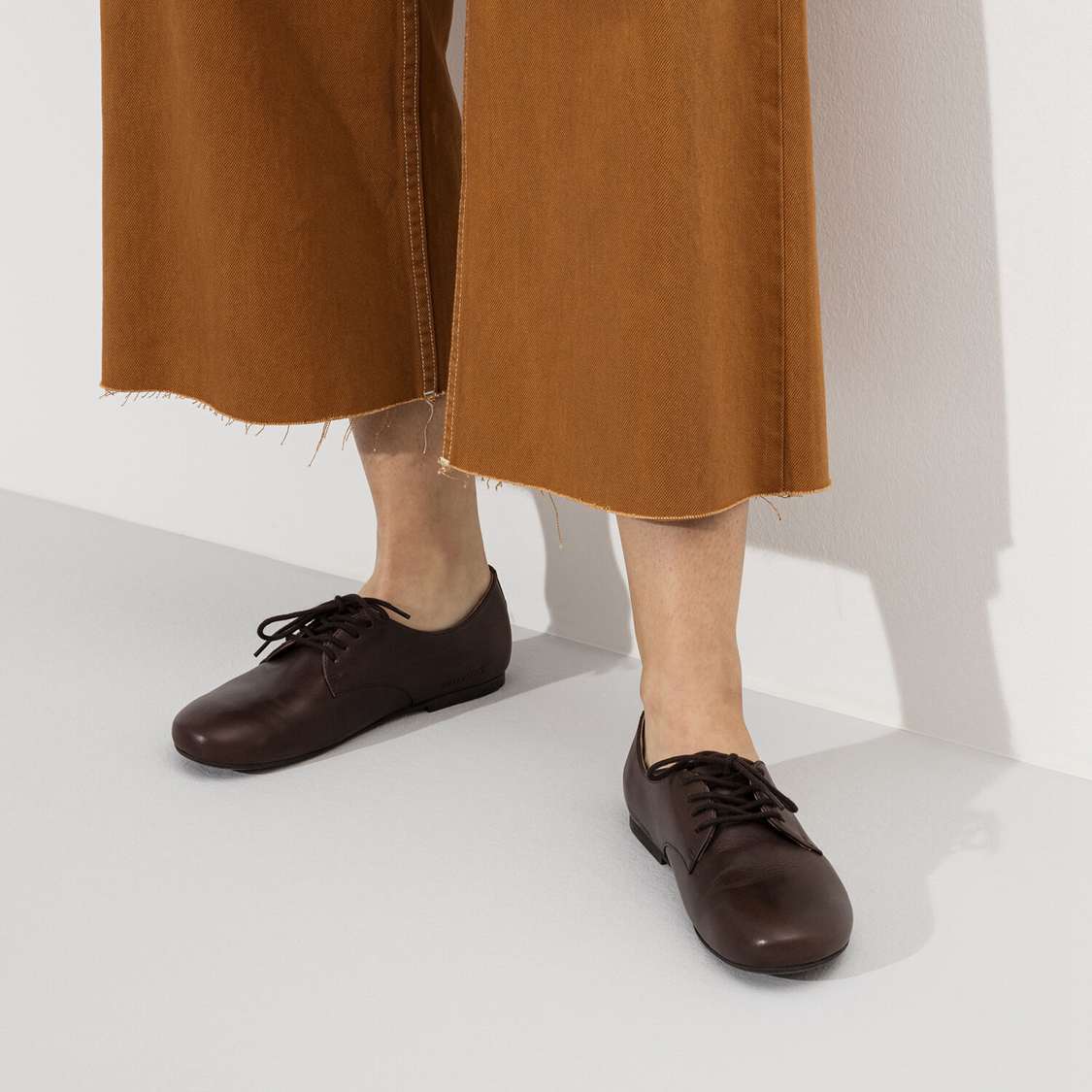 Birkenstock Saunders Leather Low Shoes Brown | ntBOjCHGxjl